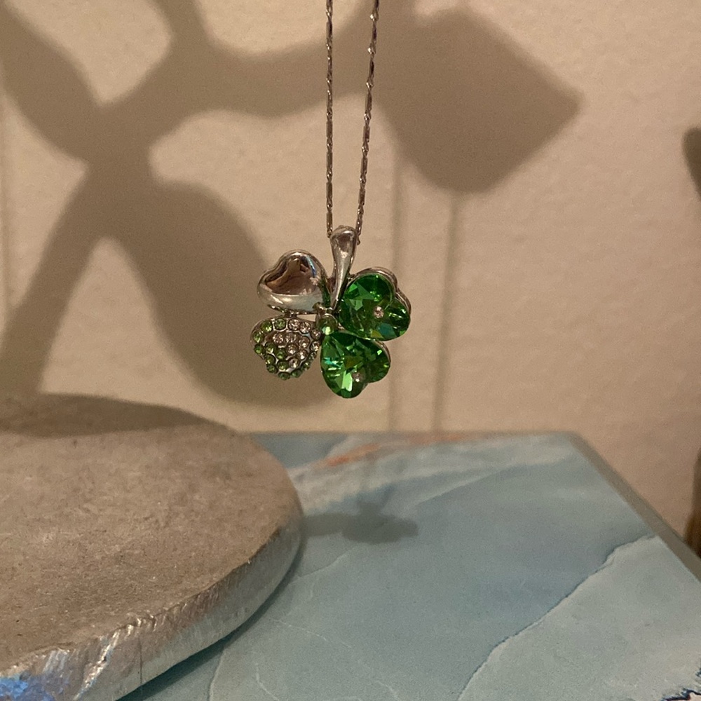 New in bag Glencara shamrock necklace